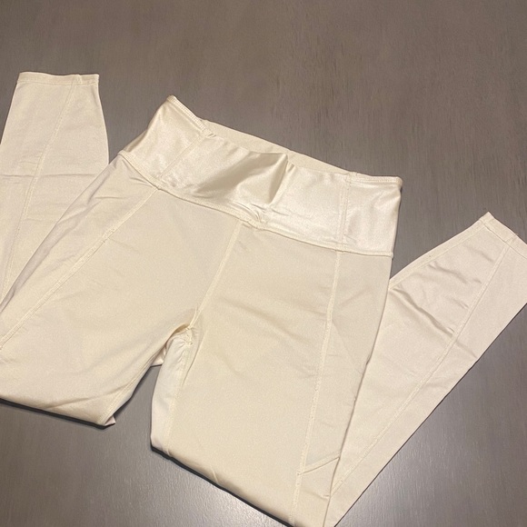 FABLETICS OUTFIT - Picture 4 of 11